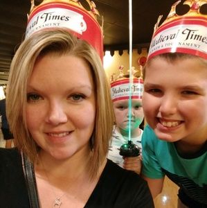 Meet your Posher, Caitlin